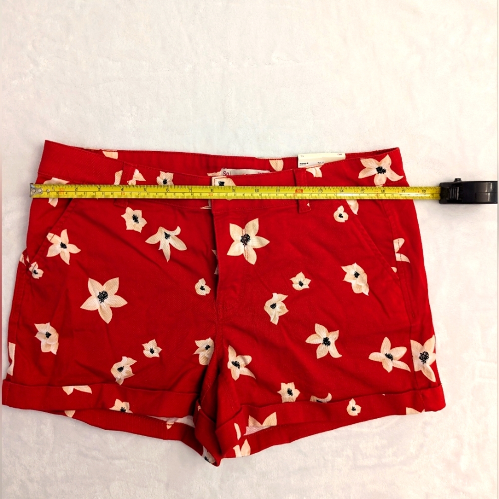 Kohl's So brand red floral shorts